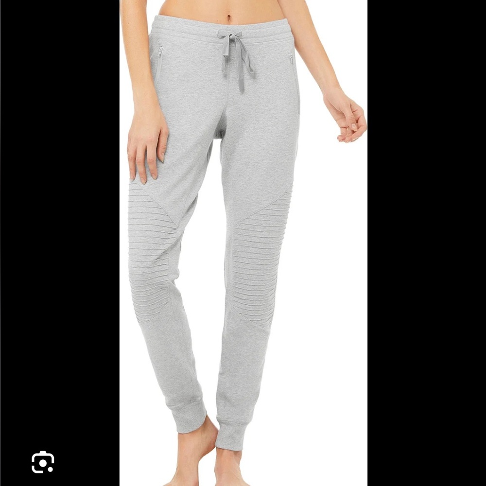 Alo yoga urban motto sweatpants